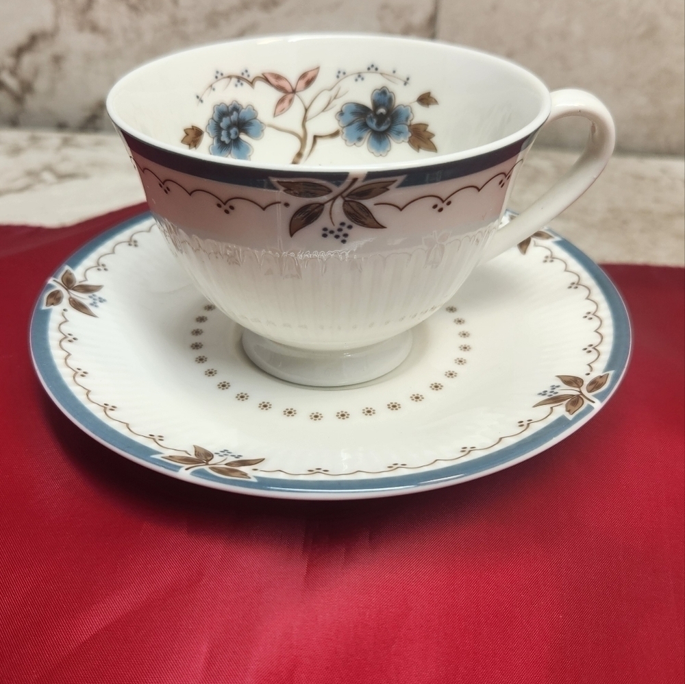 Royal Doulton 'OLD COLONY' Footed Cups & Saucers - MINT New Condition